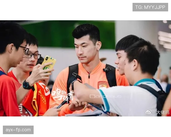 雷吉纳防线稳固助力球队状态回升，豪取连胜佳绩