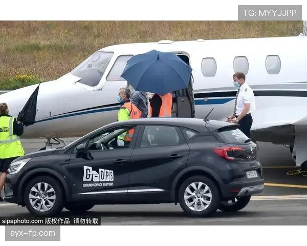 陈雨菲约会开豪车到机场?这背后真豪门生活? 陈雨菲约会开豪车到机场?这背后真豪门生活?